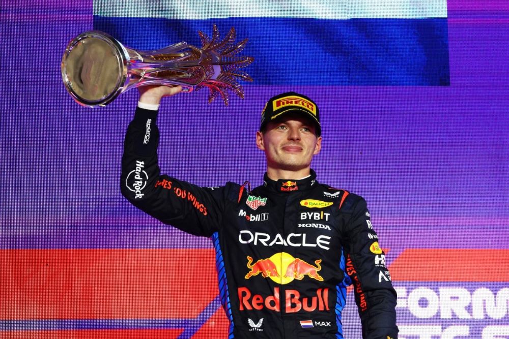 Race winner Max Verstappen of the Netherlands and Oracle Red Bull Racing celebrates on the podium during the F1 Grand Prix of Saudi Arabia at Jeddah Corniche Circuit on March 09, 2024 in Jeddah, Saudi Arabia. (Photo by Clive Rose/Getty Images) // Getty Images / Red Bull Content Pool