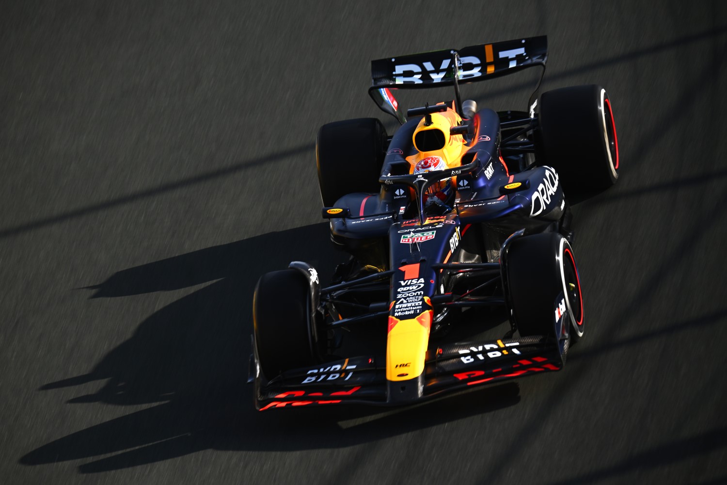 Max Verstappen of the Netherlands driving the (1) Oracle Red Bull Racing RB20 on track during practice ahead of the F1 Grand Prix of Saudi Arabia at Jeddah Corniche Circuit on March 07, 2024 in Jeddah, Saudi Arabia. (Photo by Clive Mason/Getty Images) // Getty Images / Red Bull Content Pool