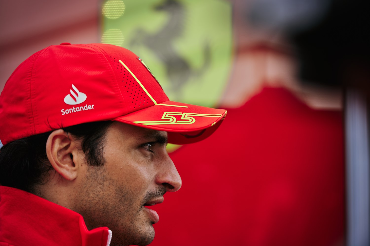 Carlos Sainz Jr. talks to media in Suzuka Thursday