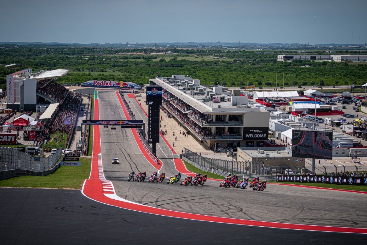 Sprint Race start. Vinales leads in Turn 1