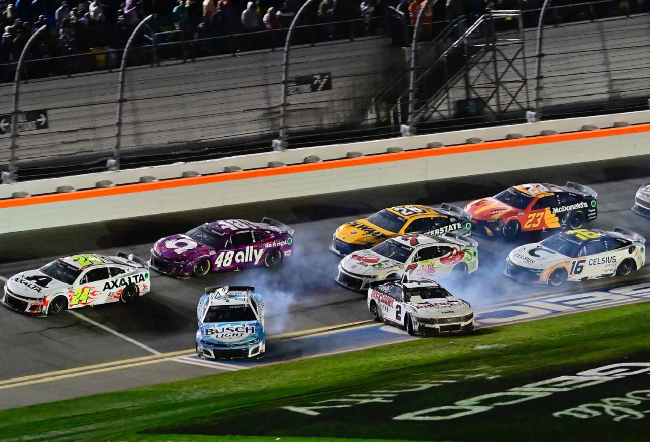Ross Chastain and Austin Cindric bring out the final caution in the 2024 Daytona 500