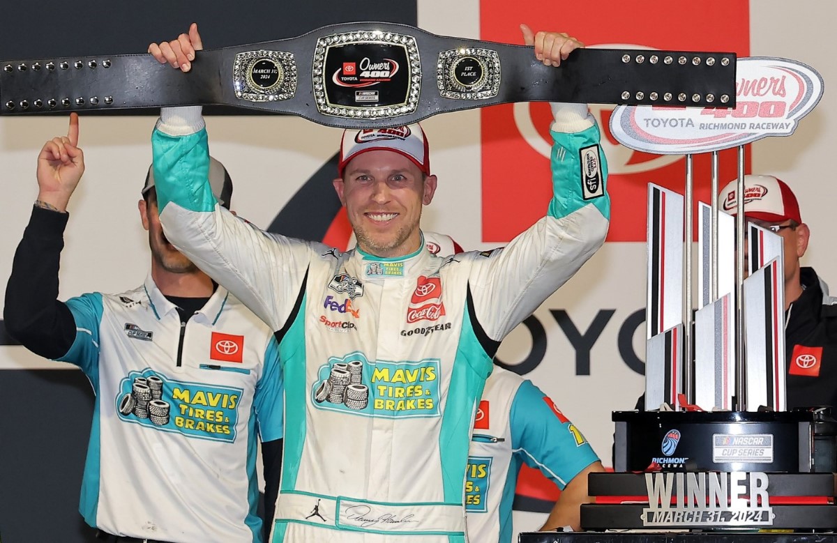 Denny Hamlin wins NASCAR Richmond Cup Race