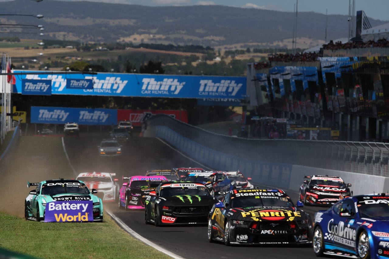 Bathurst 500 Race 2 Start