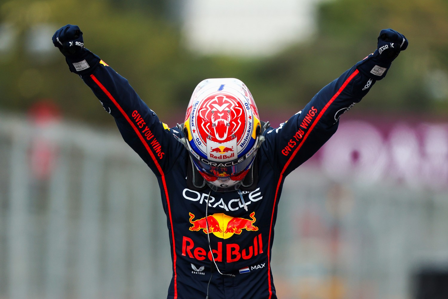Race winner Max Verstappen of the Netherlands and Oracle Red Bull Racing celebrates on arrival in parc ferme during the F1 Grand Prix of Azerbaijan at Baku City Circuit on September 21, 2025 in Baku, Azerbaijan. (Photo by Andy Hone/LAT Images) // Getty Images / Red Bull Content Pool //