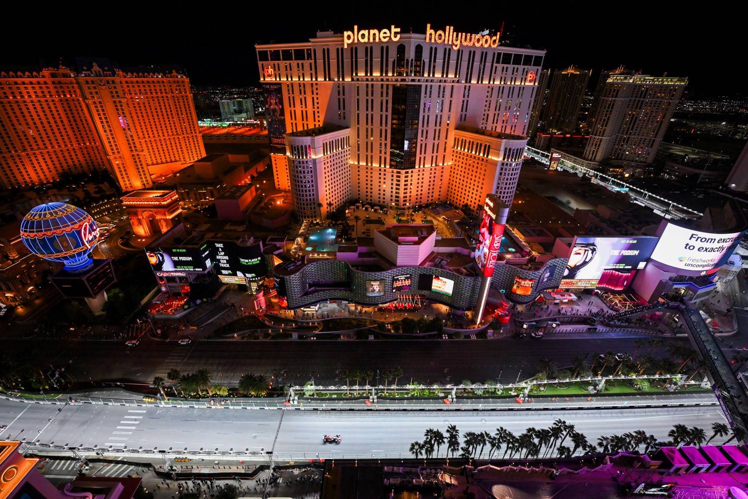 Max Verstappen of the Netherlands driving the (1) Oracle Red Bull Racing RB21 on track during practice ahead of the F1 Grand Prix of Las Vegas at Las Vegas Strip Circuit on November 20, 2025 in Las Vegas, Nevada. (Photo by Clive Mason/Getty Images) // Getty Images / Red Bull Content Pool //