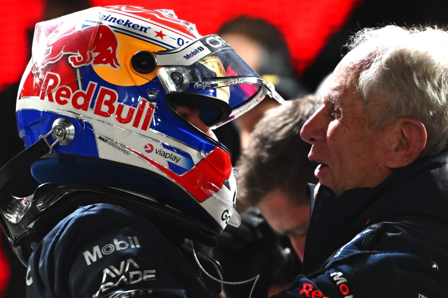Race winner Max Verstappen of the Netherlands and Oracle Red Bull Racing and Dr Helmut Marko, Team Consultant of Oracle Red Bull Racing celebrate in parc ferme during the F1 Grand Prix of Las Vegas at Las Vegas Strip Circuit on November 22, 2025 in Las Vegas, Nevada. (Photo by Rudy Carezzevoli/Getty Images) // Getty Images / Red Bull Content Pool /