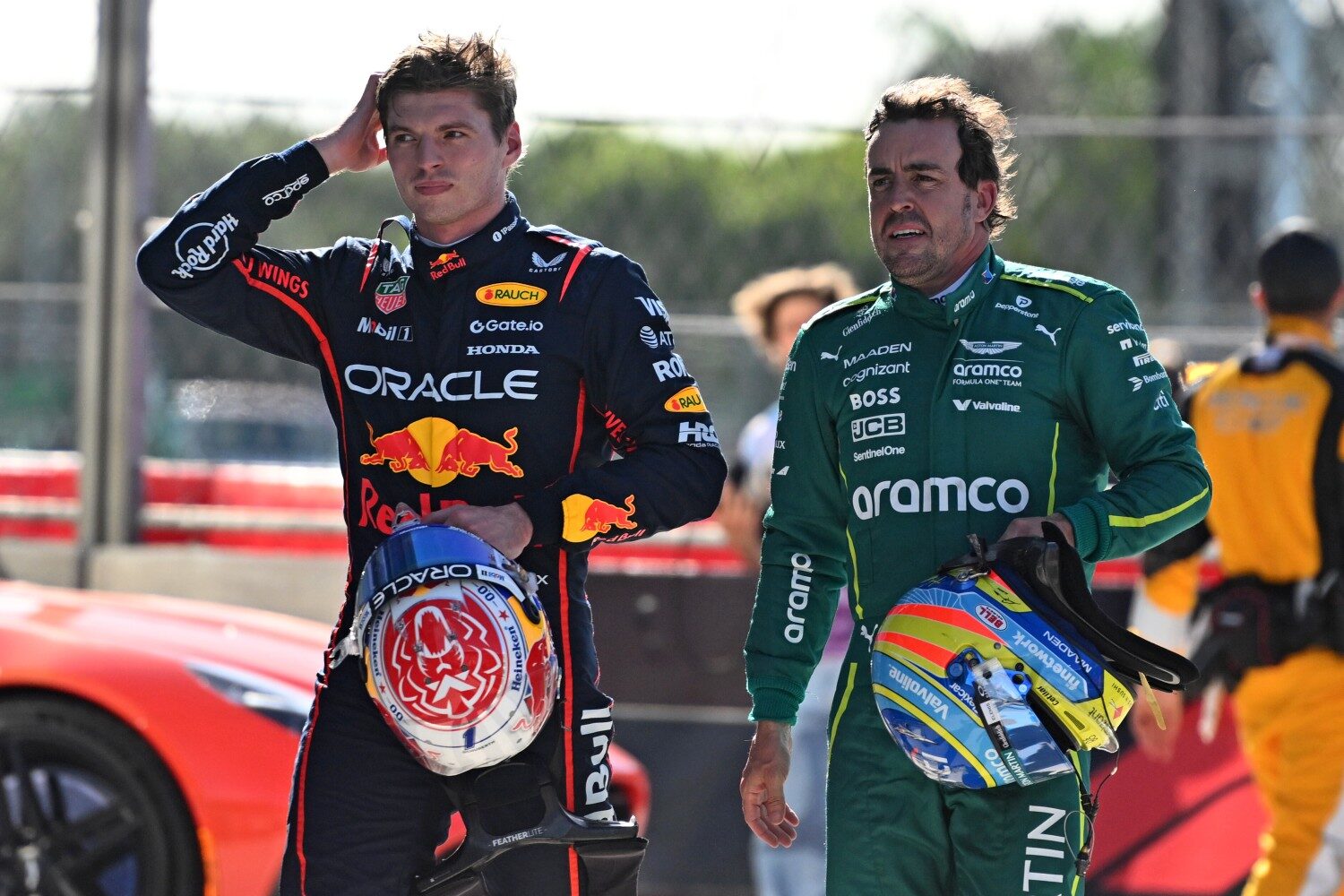 Max Verstappen of the Netherlands and Oracle Red Bull Racing and Fernando Alonso of Spain and Aston Martin F1 Team in parc ferme during Sprint qualifying ahead of the F1 Grand Prix of Miami at Miami International Autodrome on May 02, 2025 in Miami, Florida. (Photo by Rudy Carezzevoli/Getty Images) // Getty Images / Red Bull Content Pool //
