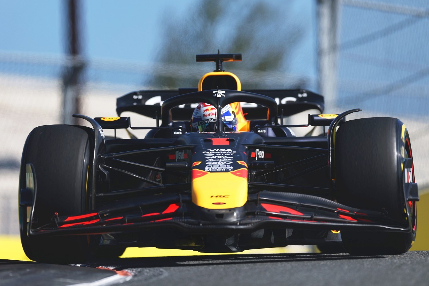 Max Verstappen of the Netherlands driving the (1) Oracle Red Bull Racing RB21 on track during Sprint qualifying ahead of the F1 Grand Prix of Miami at Miami International Autodrome on May 02, 2025 in Miami, Florida. (Photo by Mark Thompson/Getty Images) // Getty Images / Red Bull Content Pool //