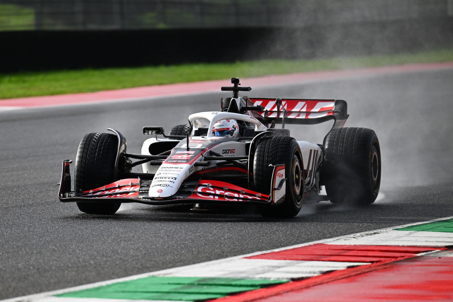 Romain Grosjean of France driving the (8) Haas F1 Ferrari on track during Haas F1 Testing at Mugello Circuit on September 26, 2025 in Scarperia, Italy. (Photo by Guido De Bortoli/LAT Images)