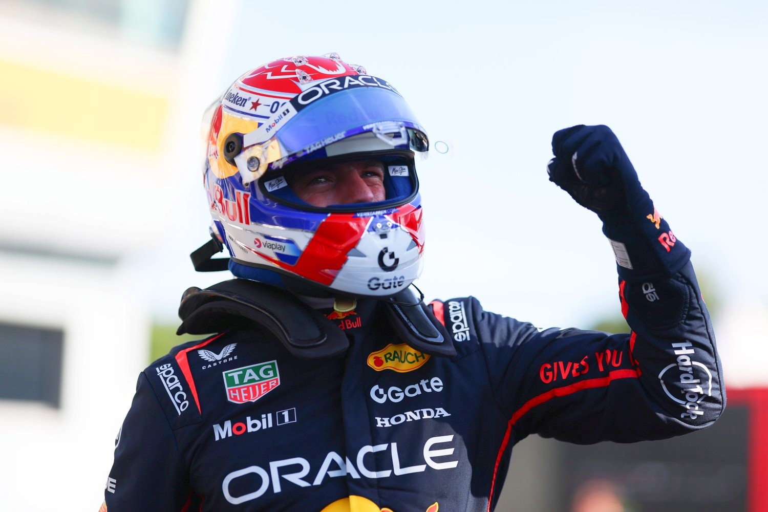 Pole position qualifier Max Verstappen of the Netherlands and Oracle Red Bull Racing celebrates in parc ferme during qualifying ahead of the F1 Grand Prix of Italy at Autodromo Nazionale Monza on September 06, 2025 in Monza, Italy. (Photo by Mark Thompson/Getty Images) // Getty Images / Red Bull Content Pool //