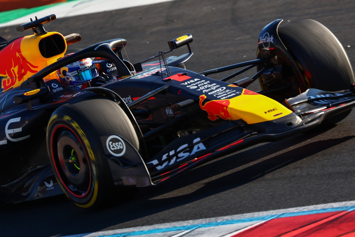 Max Verstappen of the Netherlands driving the (1) Oracle Red Bull Racing RB21 on track during practice ahead of the F1 Grand Prix of Italy at Autodromo Nazionale Monza on September 05, 2025 in Monza, Italy. (Photo by Joe Portlock/Getty Images) // Getty Images / Red Bull Content Pool //