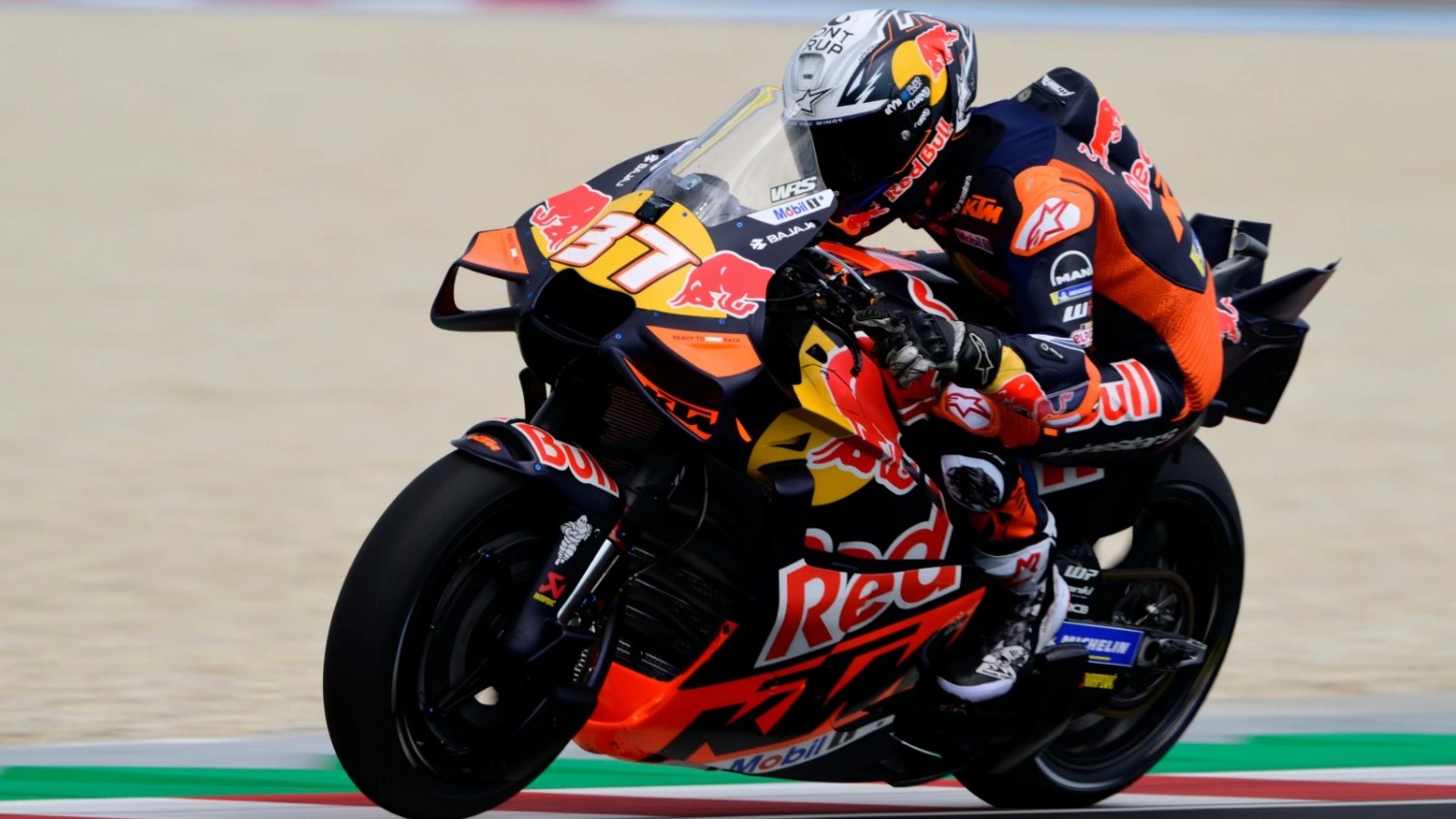 Pedro Acosta sets the early pace - Credit: Gold & Goose / Red Bull Content Pool