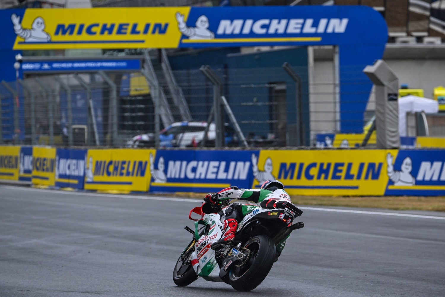 Johann Zarco streak to victory in 2025 French GP