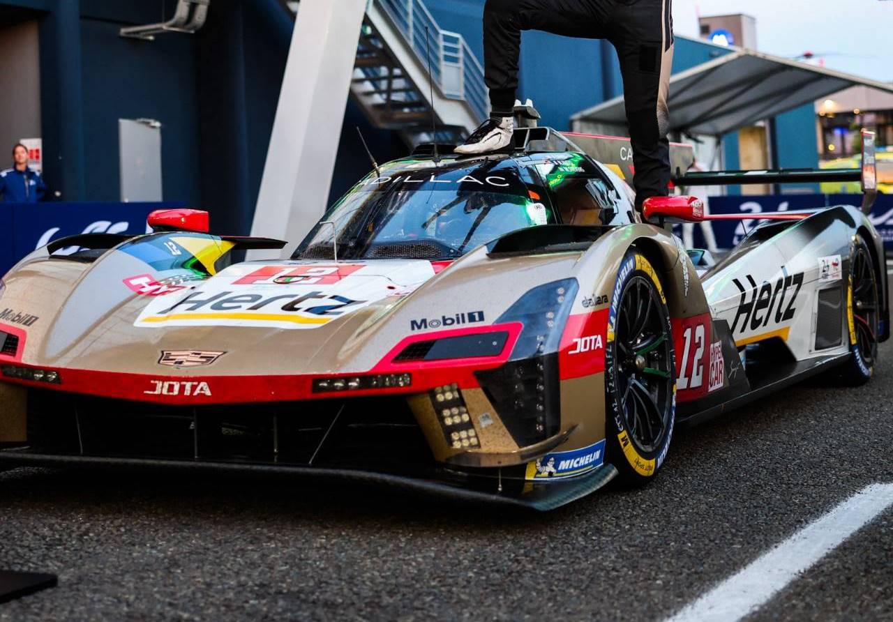 Alex Lynn puts the #12 JOTA Cadillac on pole