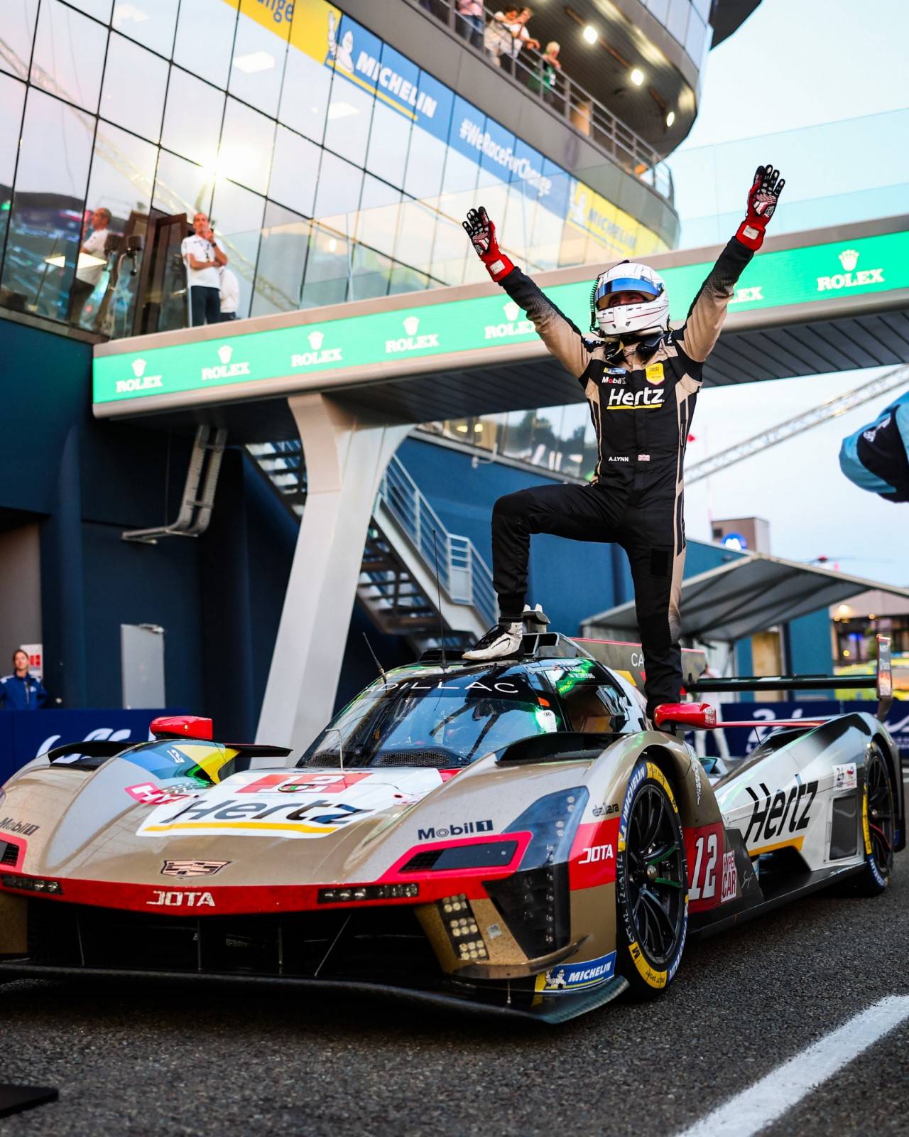 Alex Lynn puts the #12 JOTA Cadillac on pole