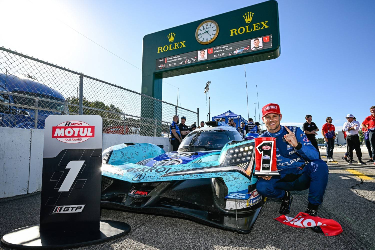 #60: Acura Meyer Shank Racing w/Curb Agajanian, Acura ARX-06, GTP: Tom Blomqvist, Colin Braun, Scott Dixon, Motul P1 Pole Award