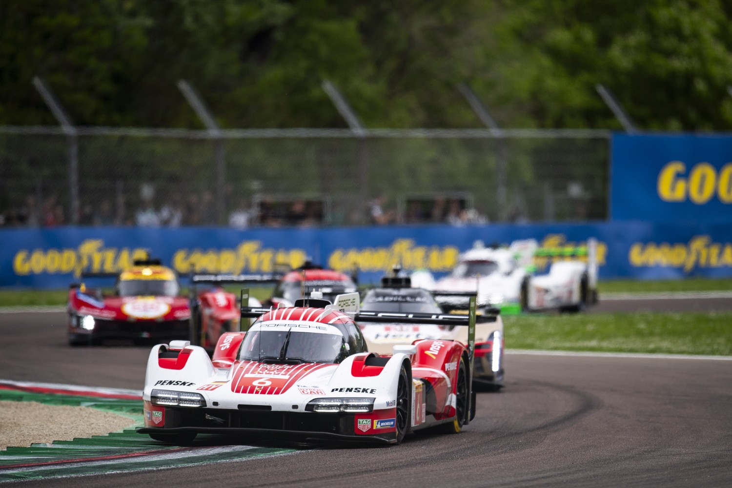 06 ESTRE Kévin (fra), CAMPBELL Matt (aus), VANTHOOR Laurens (bel), Porsche Penske Motorsport, Porsche 963 #06, Hypercar, action during the 6 Hours of Imola 2025, 2nd round of the 2025 FIA World Endurance Championship, from April 18 to 20, 2025 on the Autodromo Internazionale Enzo e Dino Ferrari in Imola, Italy - Photo Fabrizio Boldoni / DPPI