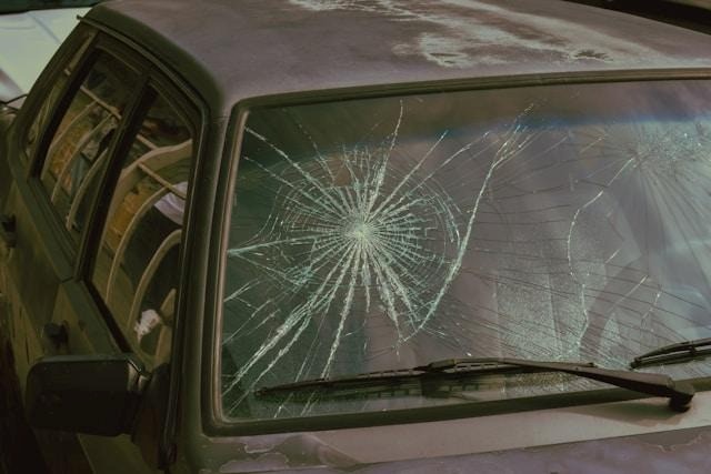 Smart Fixes for a Cracked Windshield That Save Time and Money