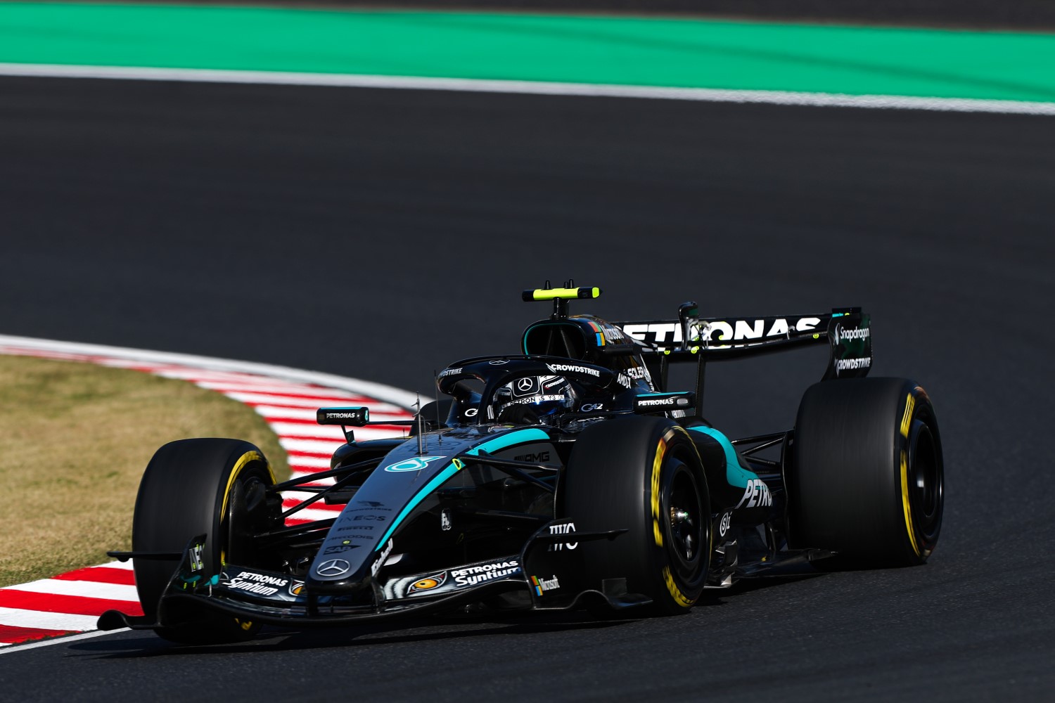 Andrea Kimi Antonelli of Italy driving the (12) Mercedes AMG Petronas F1 Team W17 on track during practice ahead of the F1 Grand Prix of Japan at Suzuka Circuit on March 27, 2026 in Suzuka, Japan. (Photo by Simon Galloway/LAT Images for Mercedes)