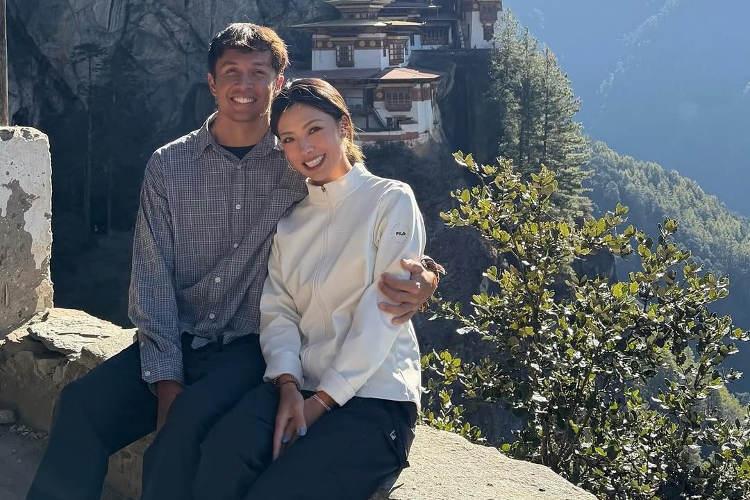 Alex Albon and girlfriend, professional golfer Lily Muni He. Image from Alex Albon's Instagram page