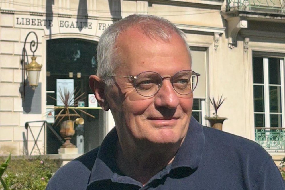 Mayor of Viry-Chatillon, Jean-Marie Vilain. Image from his Facebook page