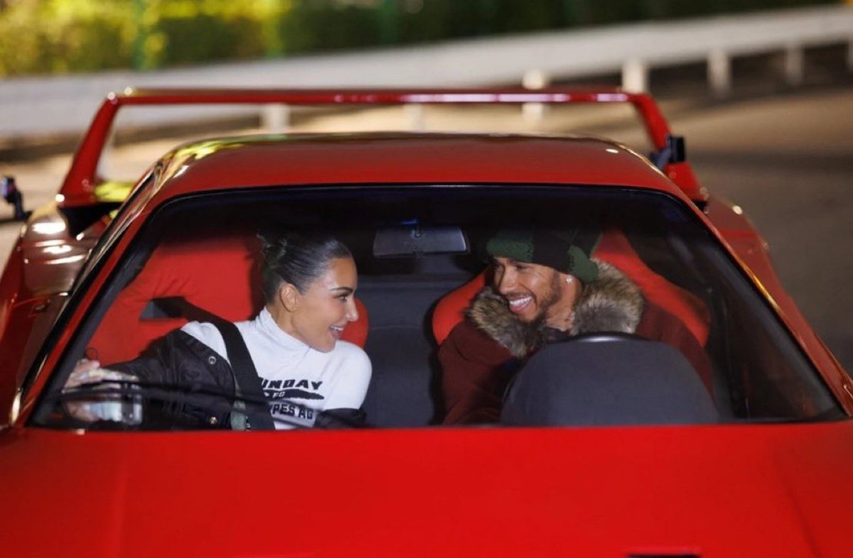 Kim Kardashian and Lewis Hamilton in Ferrari F40 in Tokyo ahead of filming his Instagram clip. Image via X