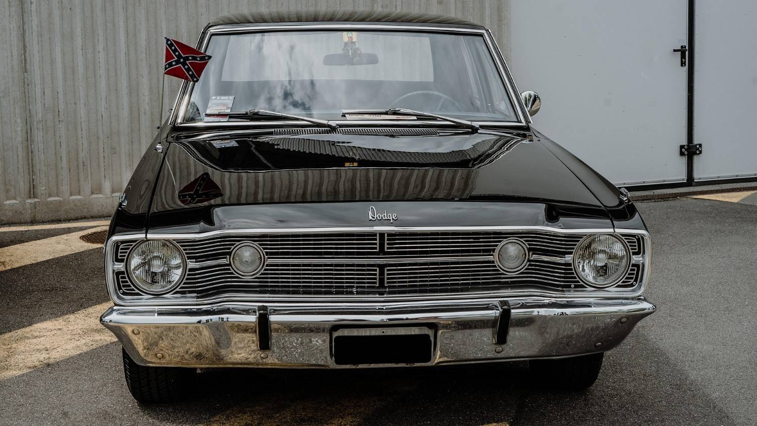 Unregistered car on Pixabay by DWNTKRS