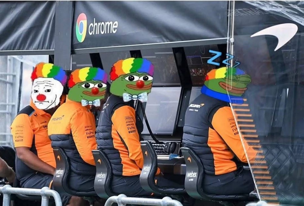 McLaren strategists at 2025 Qatar GP