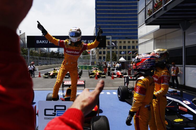 Giovinazzi wins dramatic Baku feature race