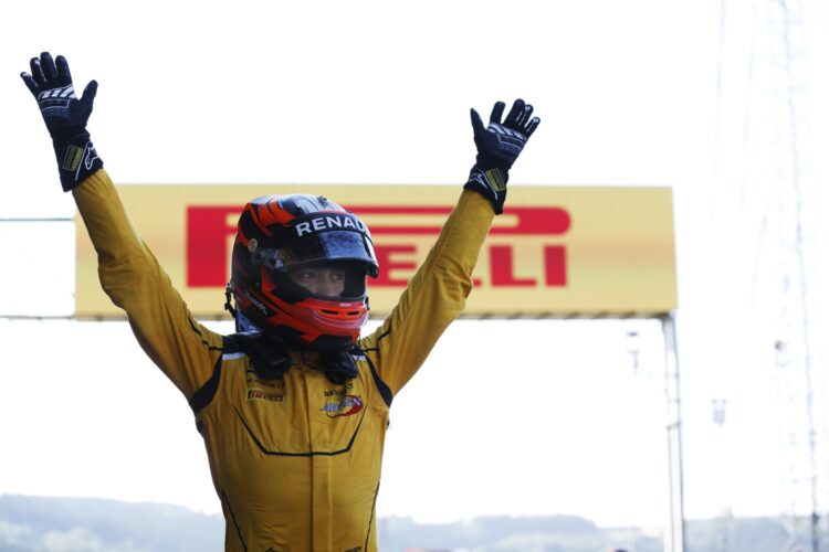 Aitken achieves maiden win in Spa-Francorchamps Race 2