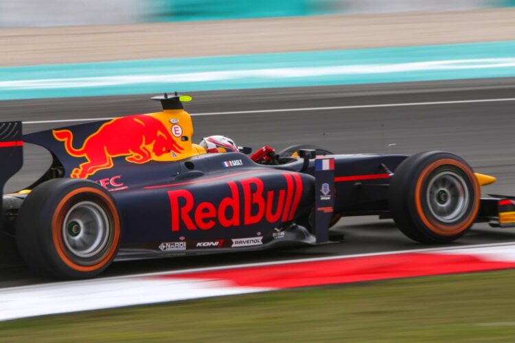 Gasly grabs pole for Race 1 in Malaysia