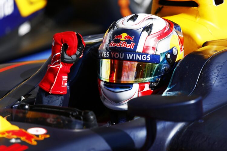 Gasly powers to Feature Race victory