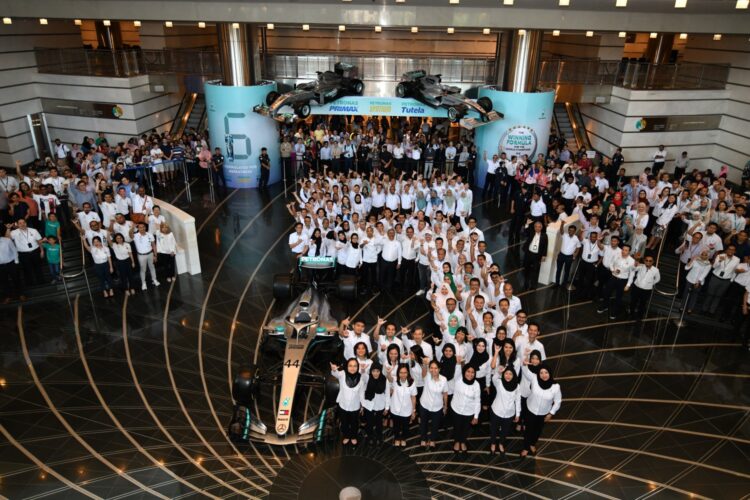 Video: Lewis & Valtteri Celebrate Six Mercedes F1 World Titles with PETRONAS!
