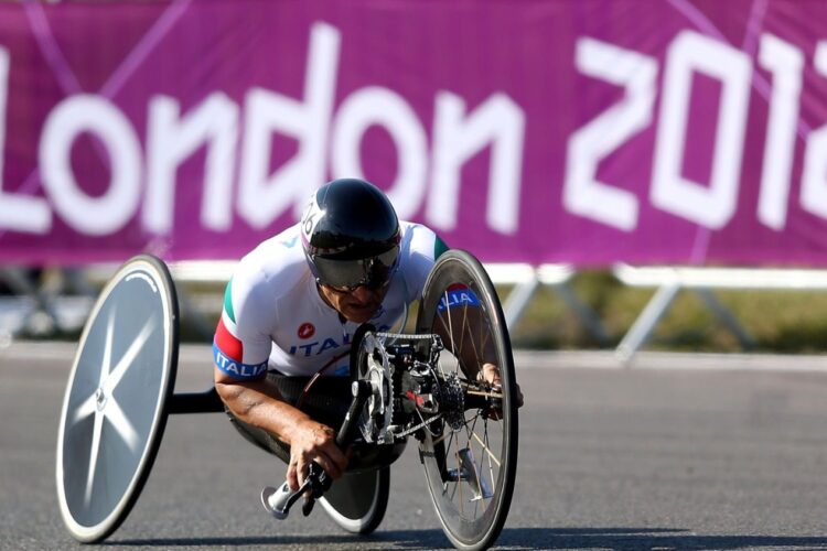 Alex Zanardi wins Gold at Paralympics!