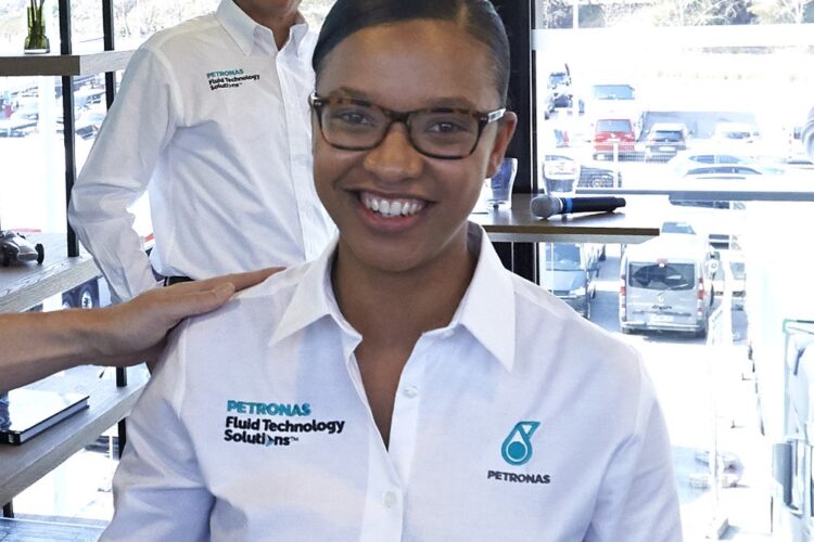 Mercedes F1 introduce new Trackside Fluid Engineer from PETRONAS