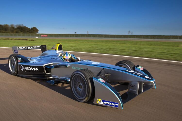 Formula E car completes successful test debut (Added Video)