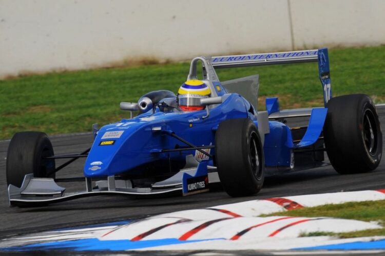 Gabby Chaves on the warpath in Italian F3