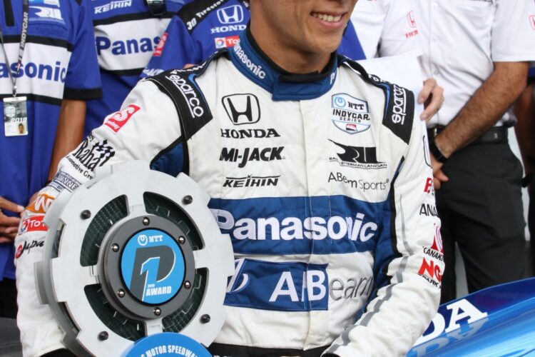 Sato wins pole for Texas IndyCar race