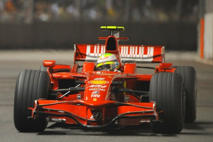 Felipe Massa draws first blood in Singapore