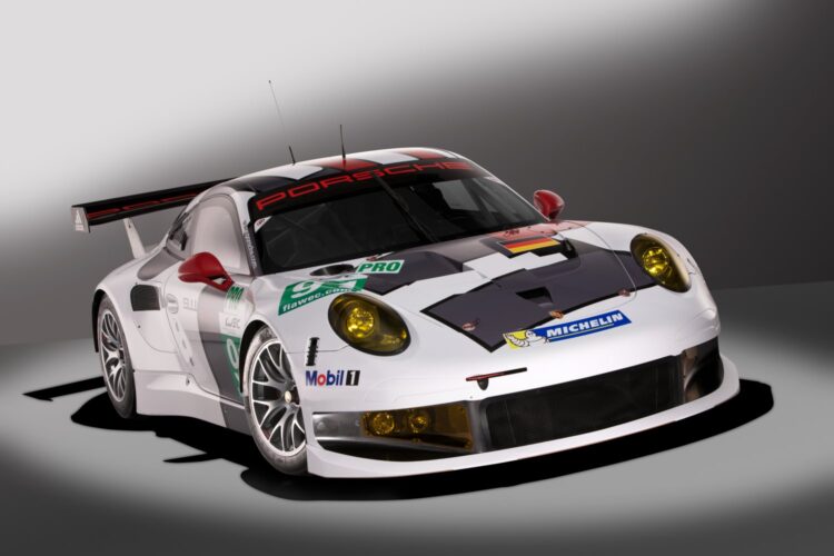Lightweight Porsche 911 RSR starts journey to LeMans