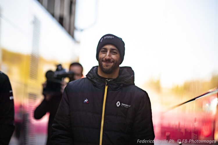 Renault in ‘No rush’ to decide Ricciardo replacement