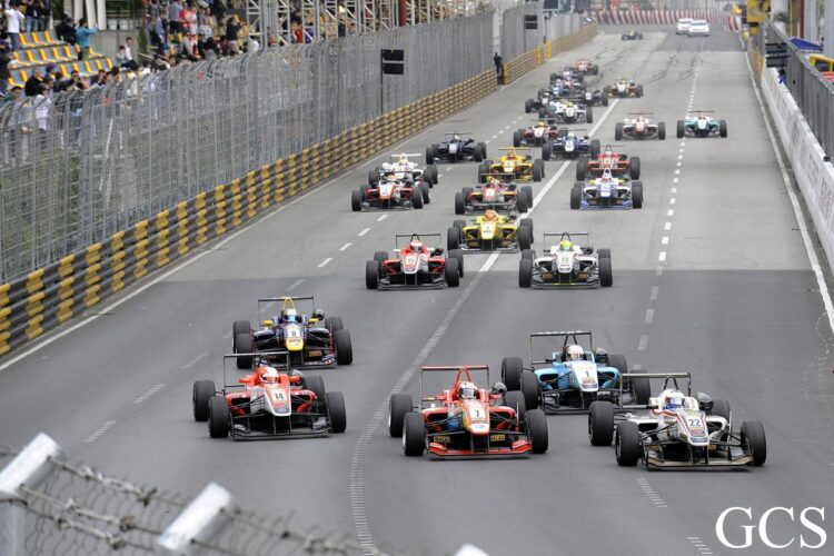 Macau GP: Antonio Felix da Costa wins race for Carlin