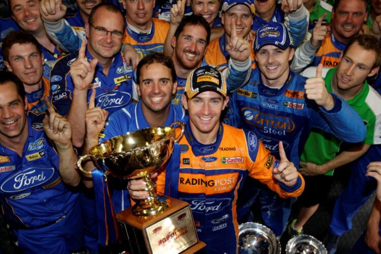 Davison leads Ford a V8 Supercar sweep in Adelaide