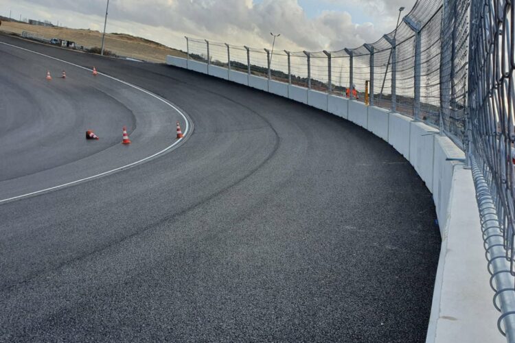 No special tires for banked Zandvoort corners