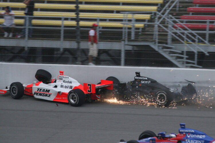 Castroneves tries to blame Meira for accident he caused