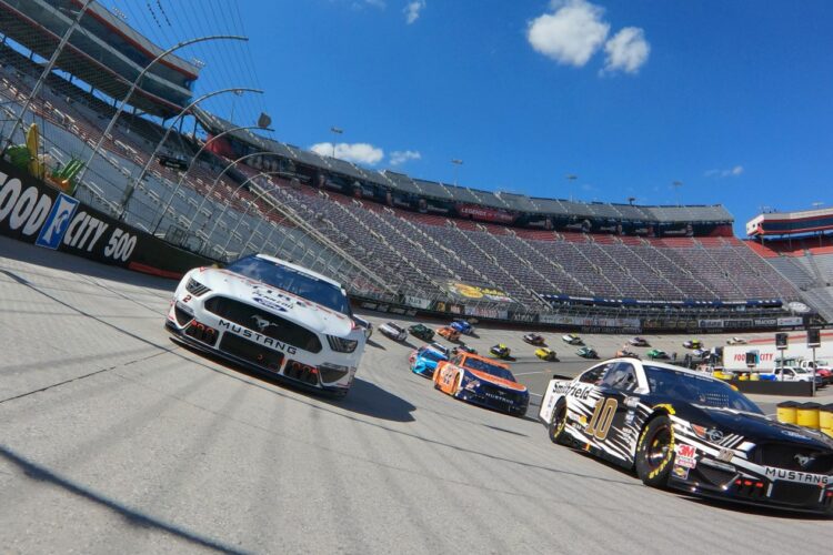 30,000 Fans Expected To Attend NASCAR Race tonight At Bristol