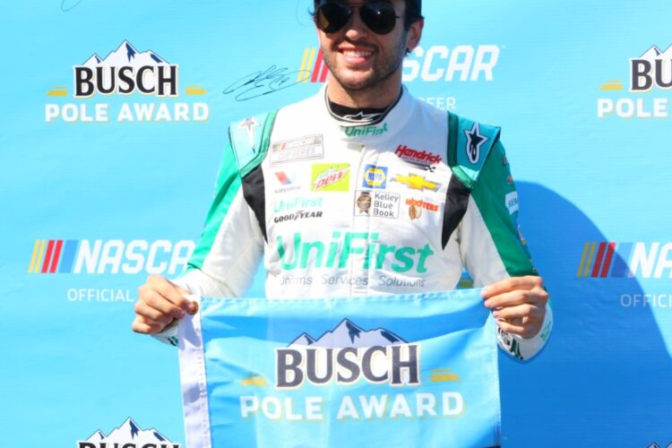 Chase Elliott beats Kevin Harvick for pole at Phoenix