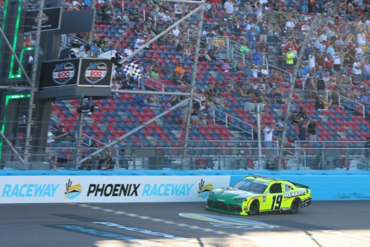 Brandon Jones leads Toyota 1-2-3 in Phoenix