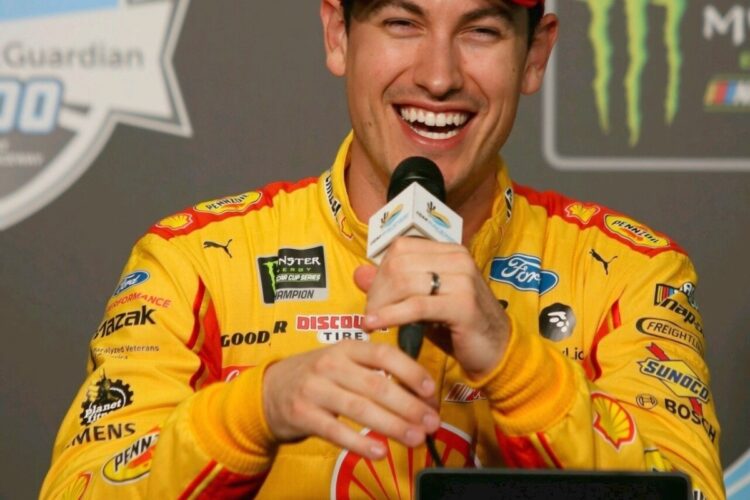 Logano gets 2nd 2020 win in Phoenix