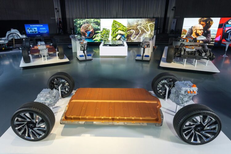 GM Reveals New Ultium Batteries and a Flexible Global EV Platform